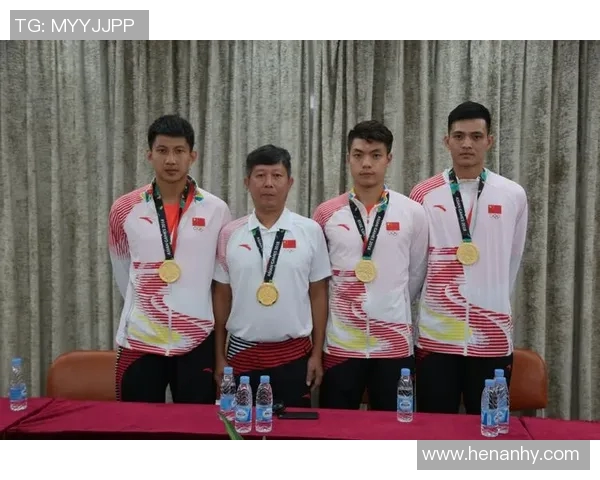 姚明携手美女裁判共赴篮球盛宴展现体育魅力与风采