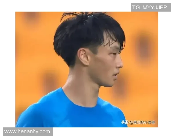 杨明足球明星的成长历程与成就解析揭秘