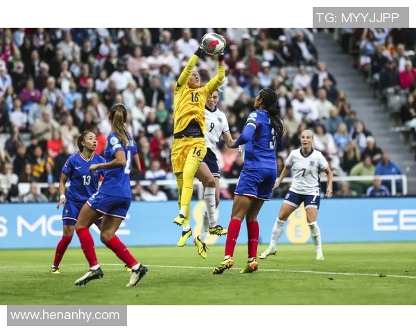 美女足球明星精彩瞬间集锦让你领略别样的运动魅力与风采