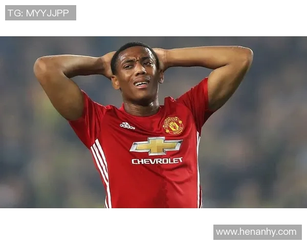 黑人足球明星遭恶搞视频引发热议球迷反应各异