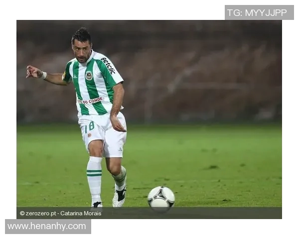 请告诉我如何称呼足球明星的英文名字以及他们的成就与特点